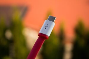 Read more about the article The Ultimate Guide to Choosing the Best Charging Cable for Your Phone